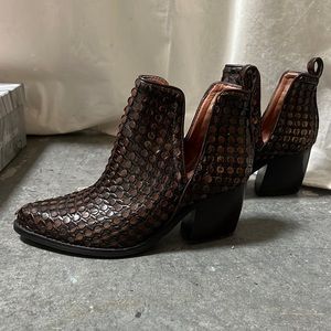 Jeffrey Campbell size 6.5